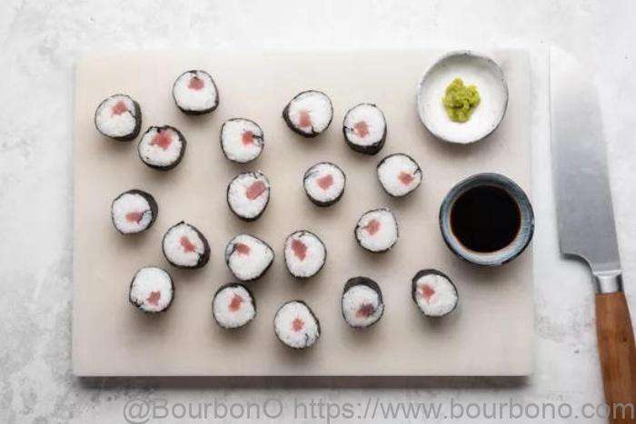 Tekamaki Tuna Sushi Roll: Step by step instructions