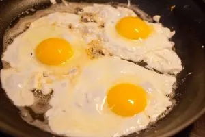 Want to Make Eggs Over Easy, Over Medium, Over Medium-Well, Over Well, And Over Hard? Here’s How