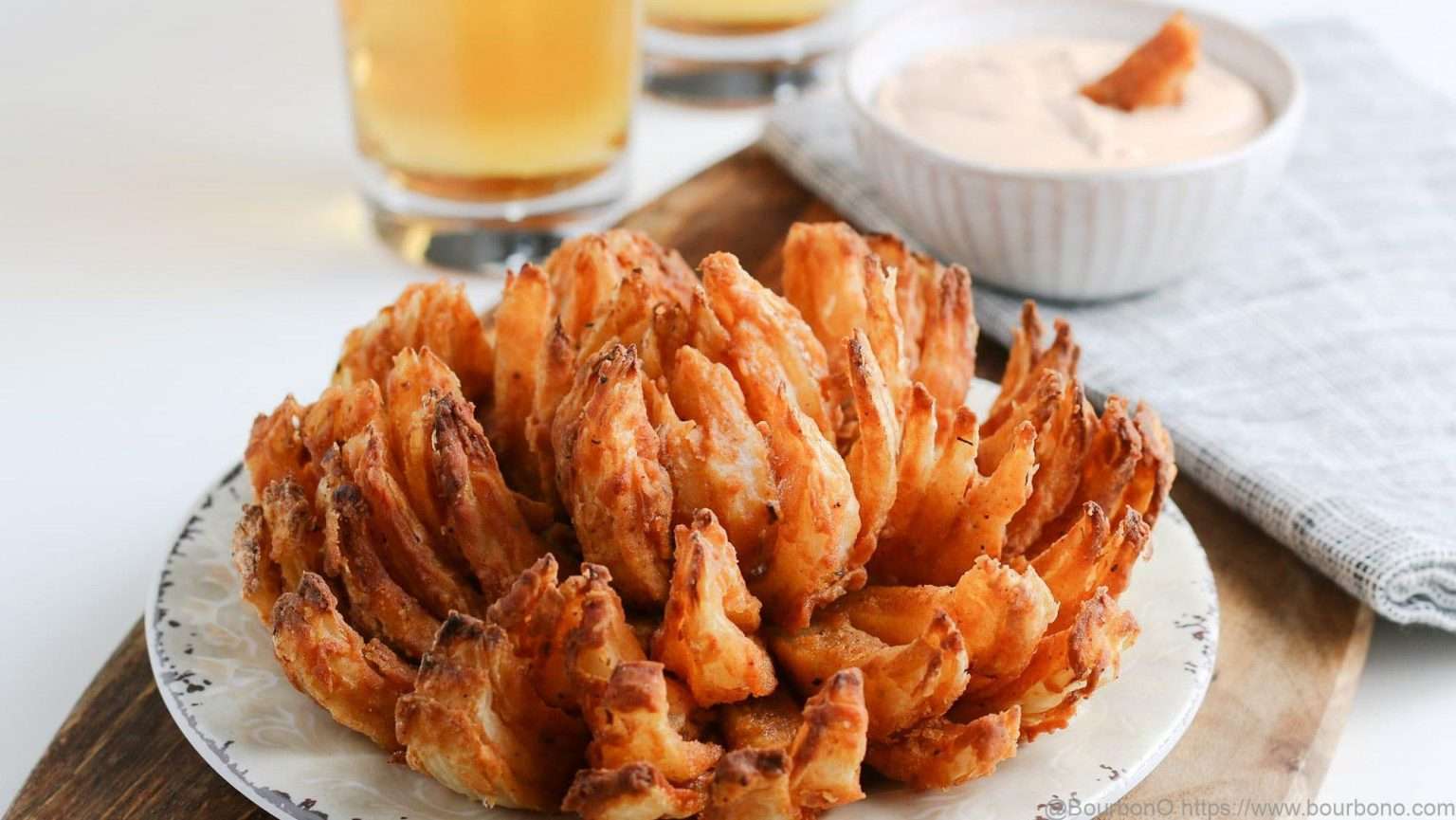 Making Blooming Onion By Great American Steakhouse Onion Machine