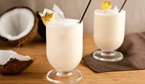 Coconut milk smoothie helps the healthy body