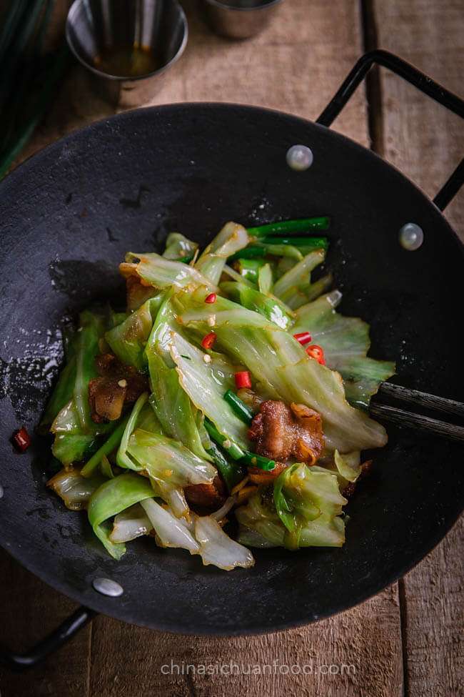 Stir-fried pork belly with pickled cabbage Recipe